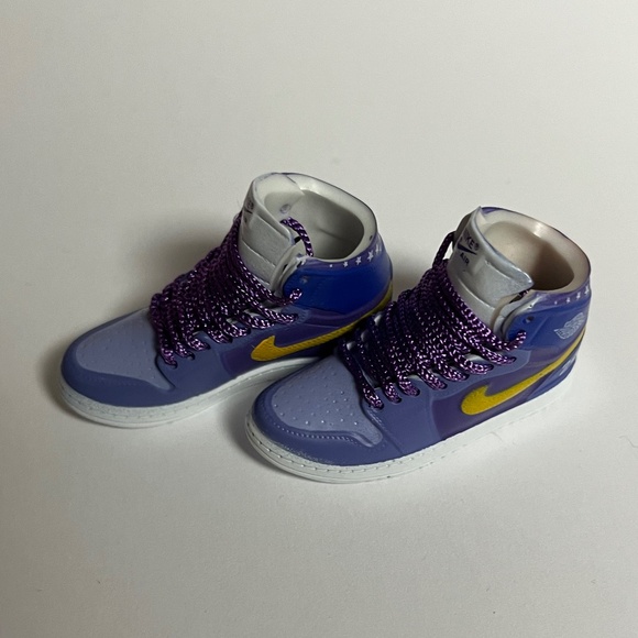 La Lakers 77 Jersey Sneakers 3 Piece Outfit For Labubu Sneaker Shoes Purple - Picture 6 of 8